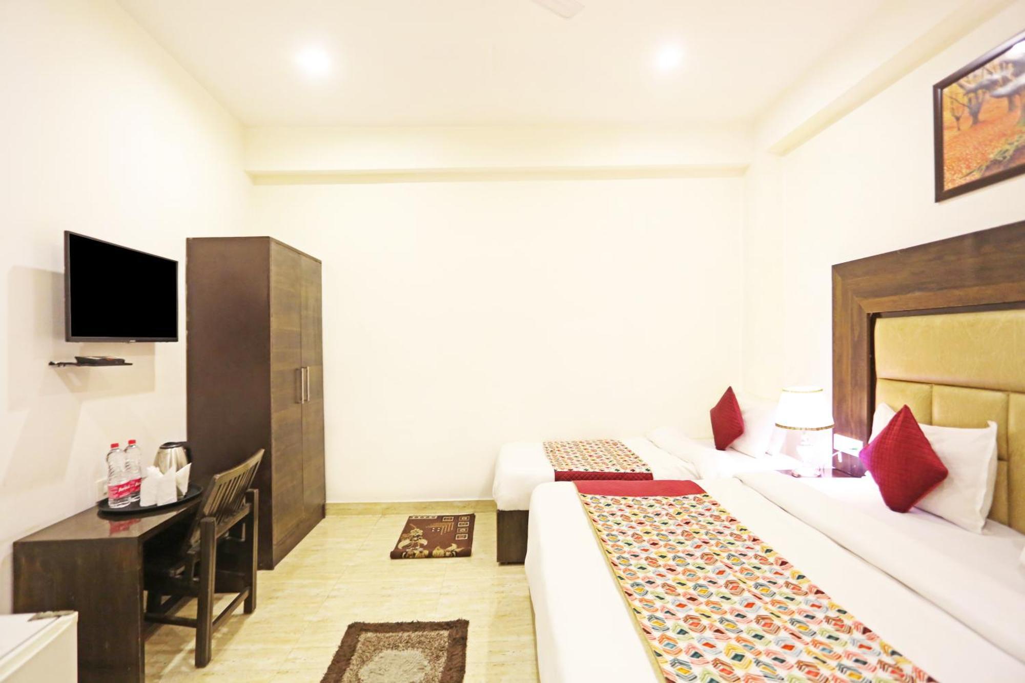 Airport Hotel Kiara - New Delhi Airport Eksteriør bilde