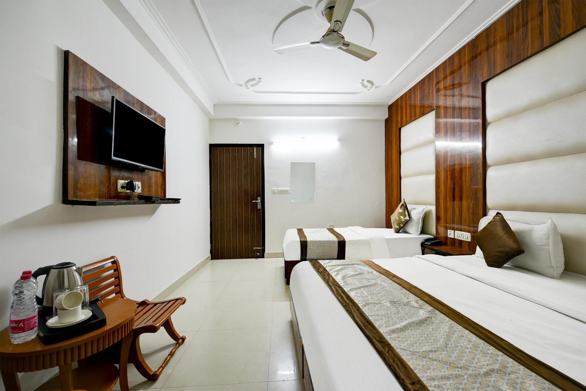 Airport Hotel Kiara - New Delhi Airport Eksteriør bilde
