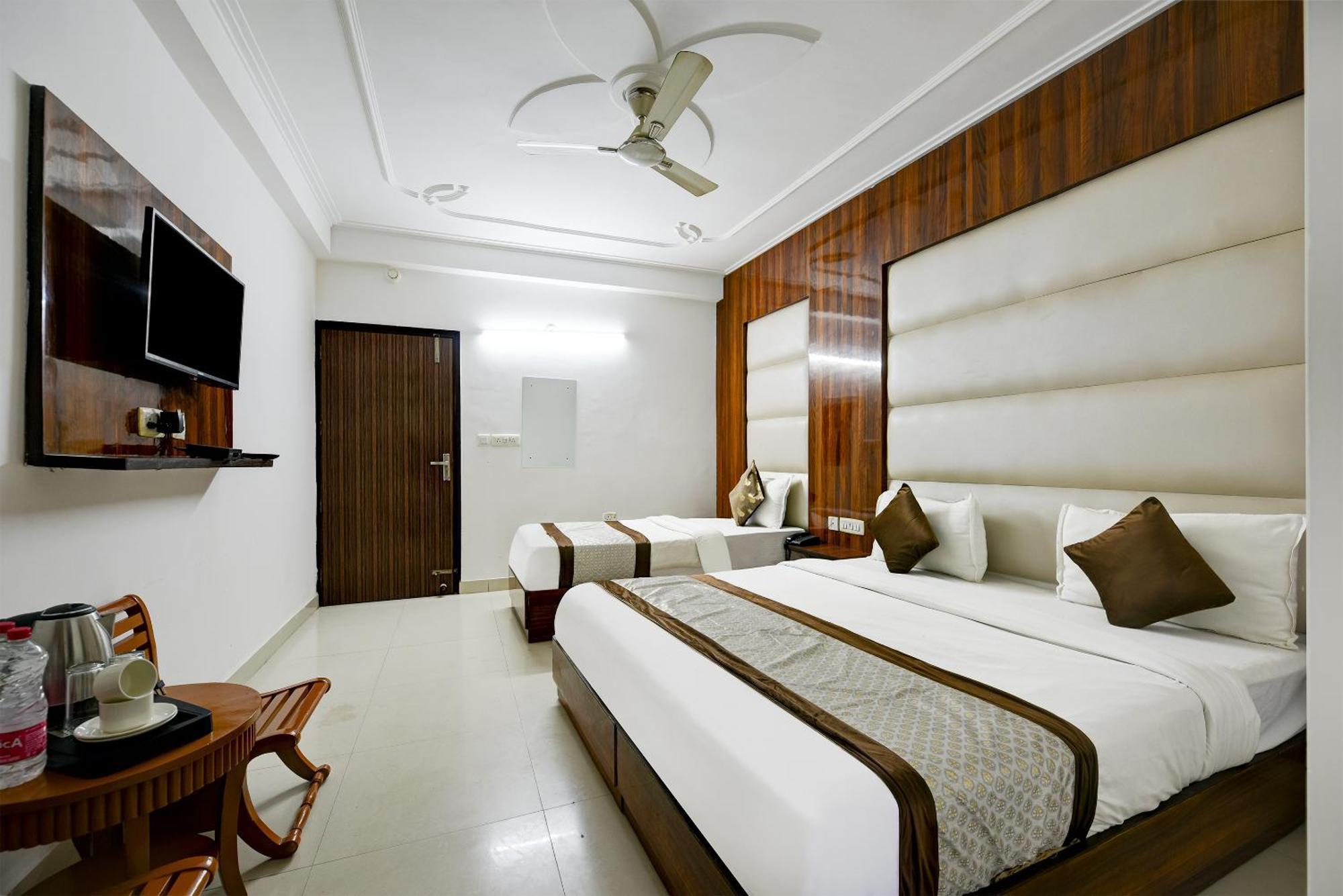 Airport Hotel Kiara - New Delhi Airport Eksteriør bilde