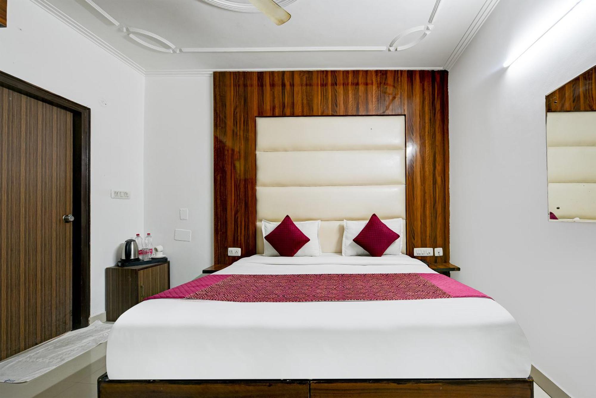 Airport Hotel Kiara - New Delhi Airport Eksteriør bilde