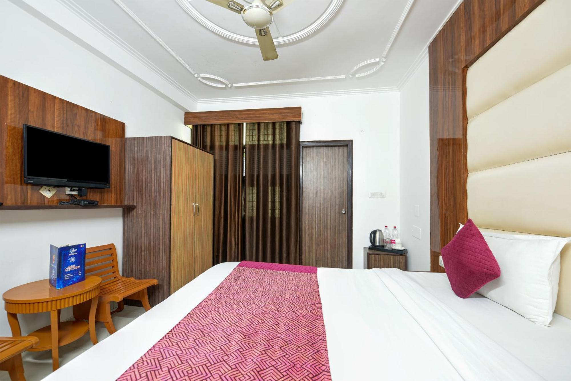 Airport Hotel Kiara - New Delhi Airport Eksteriør bilde