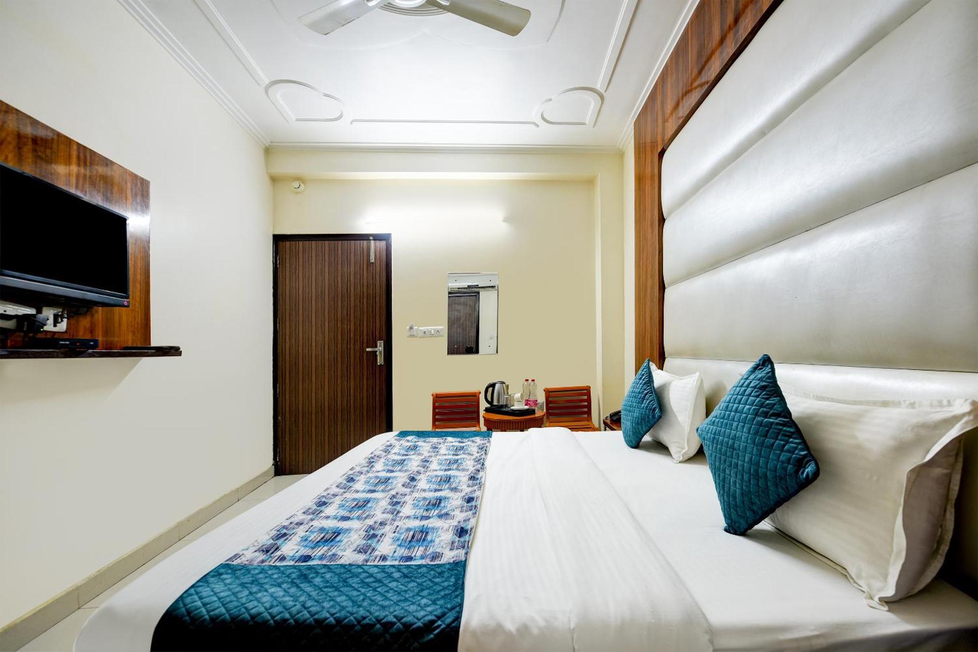 Airport Hotel Kiara - New Delhi Airport Eksteriør bilde
